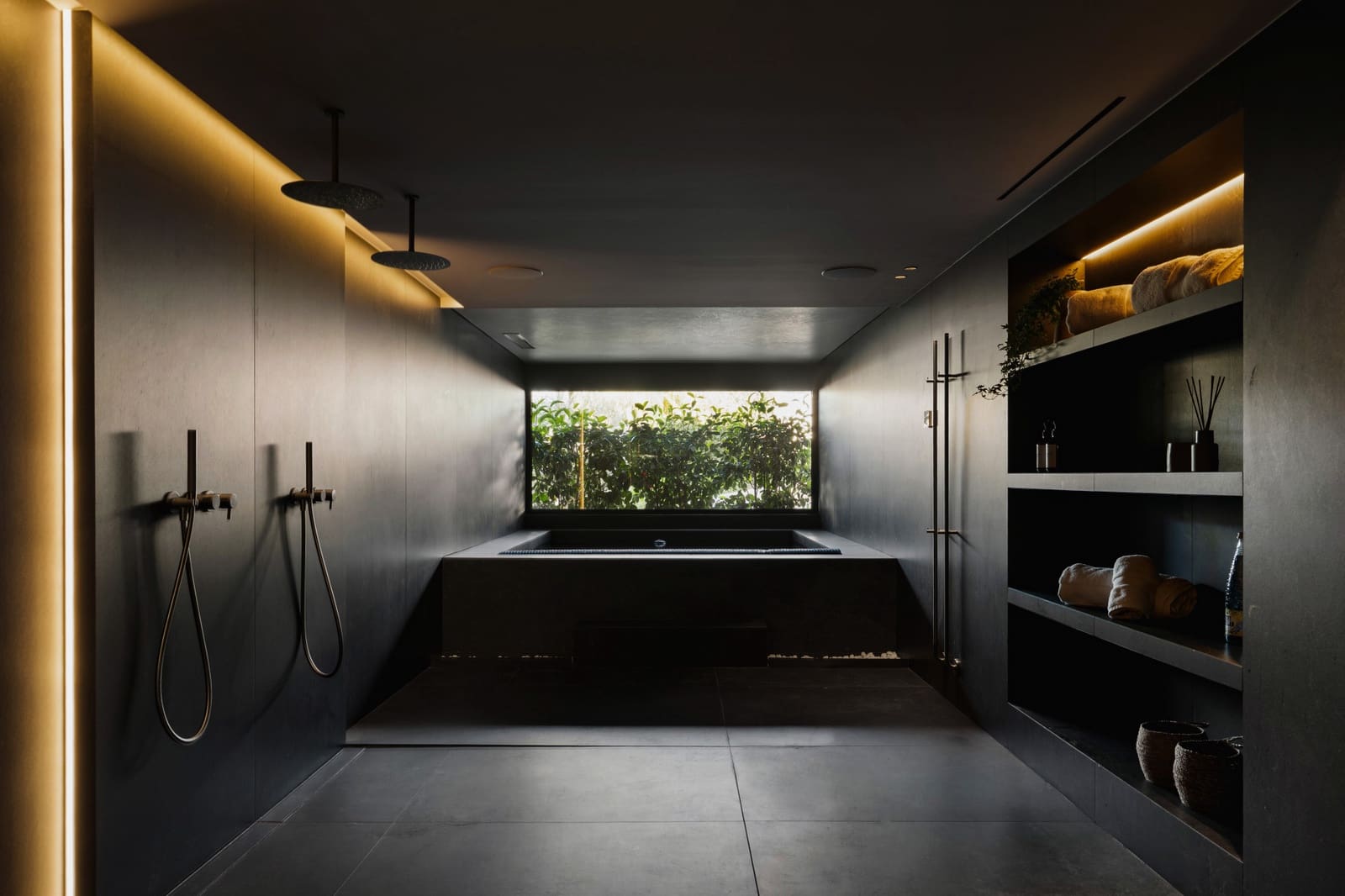 6 bedroom Villa for sale in Nueva Andalucia with pool garage - € 5,695,000 (Ref: 9695092)