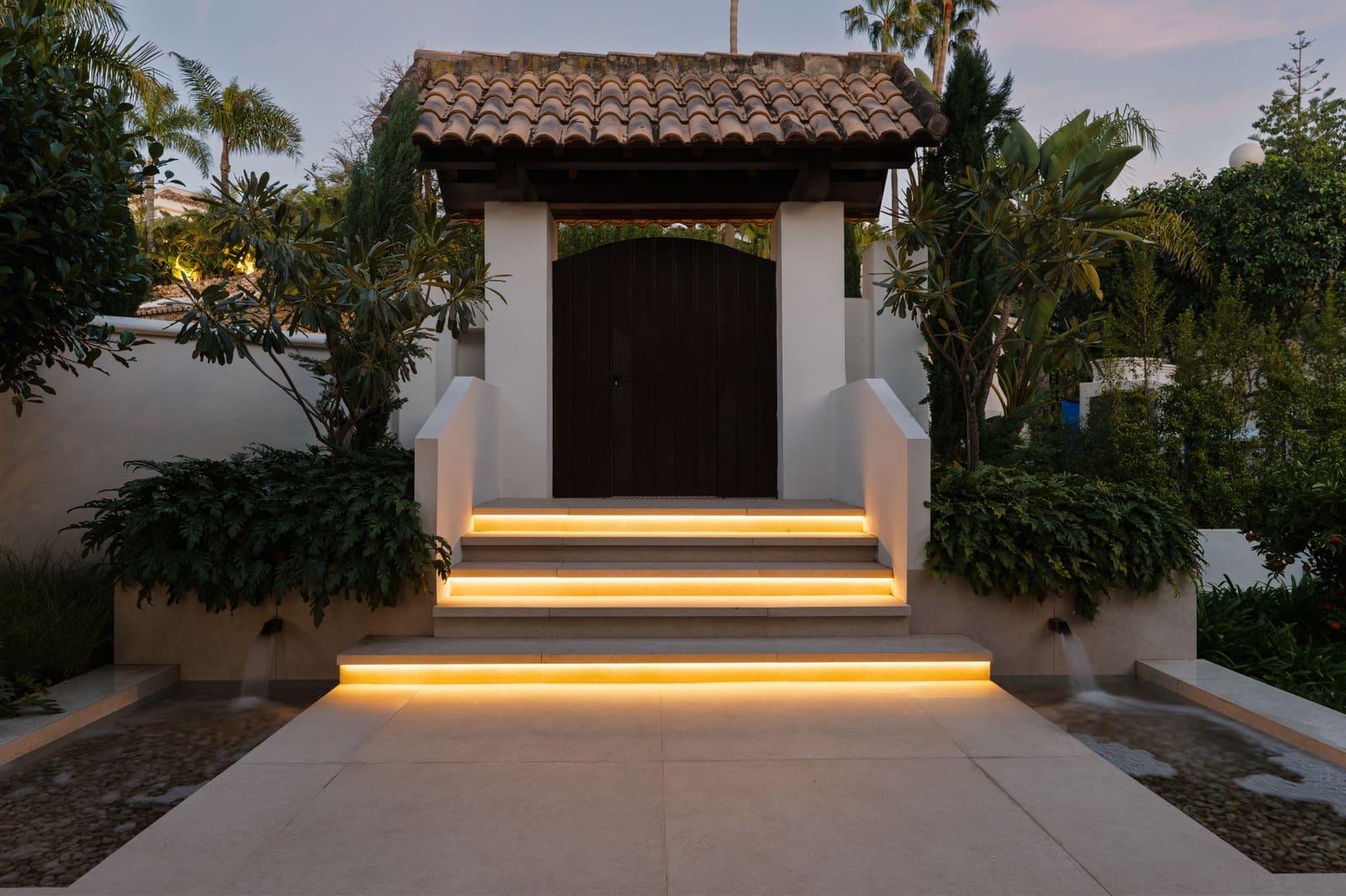 6 bedroom Villa for sale in Nueva Andalucia with pool garage - € 5,695,000 (Ref: 9695092)