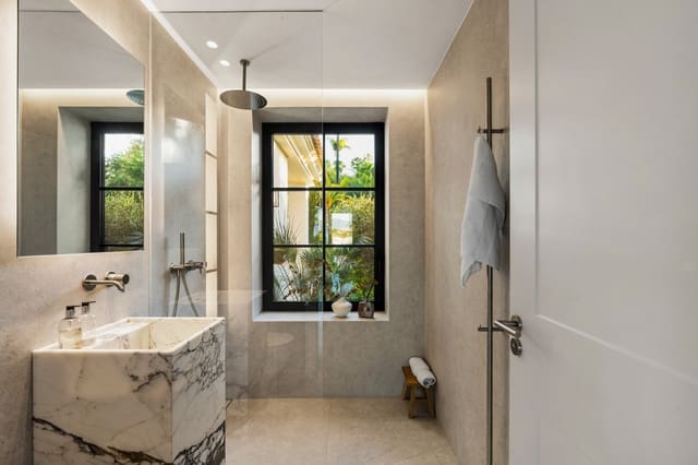 6 soveværelse Villa til salg i Nueva Andalucia, Marbella med swimmingpool garage - € 5.695.000 (Ref: 9695092)