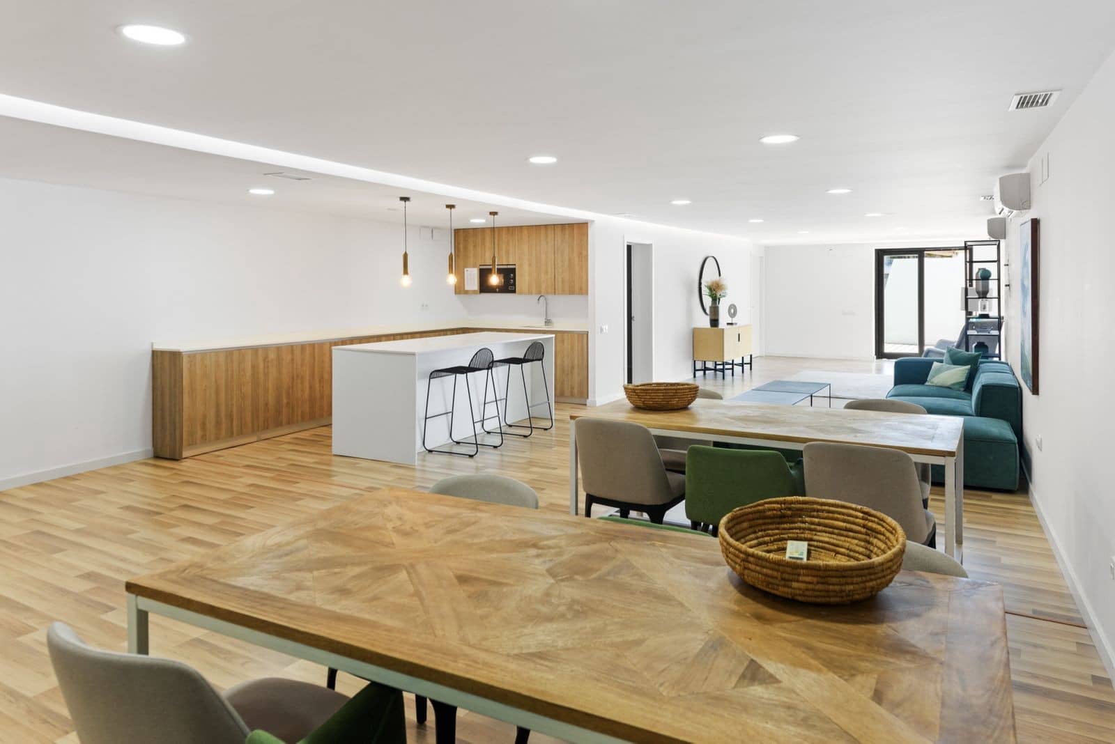 Ático de 3 habitaciones en Estepona en venta con piscina garaje - 2.650.000 € (Ref: 9701423)