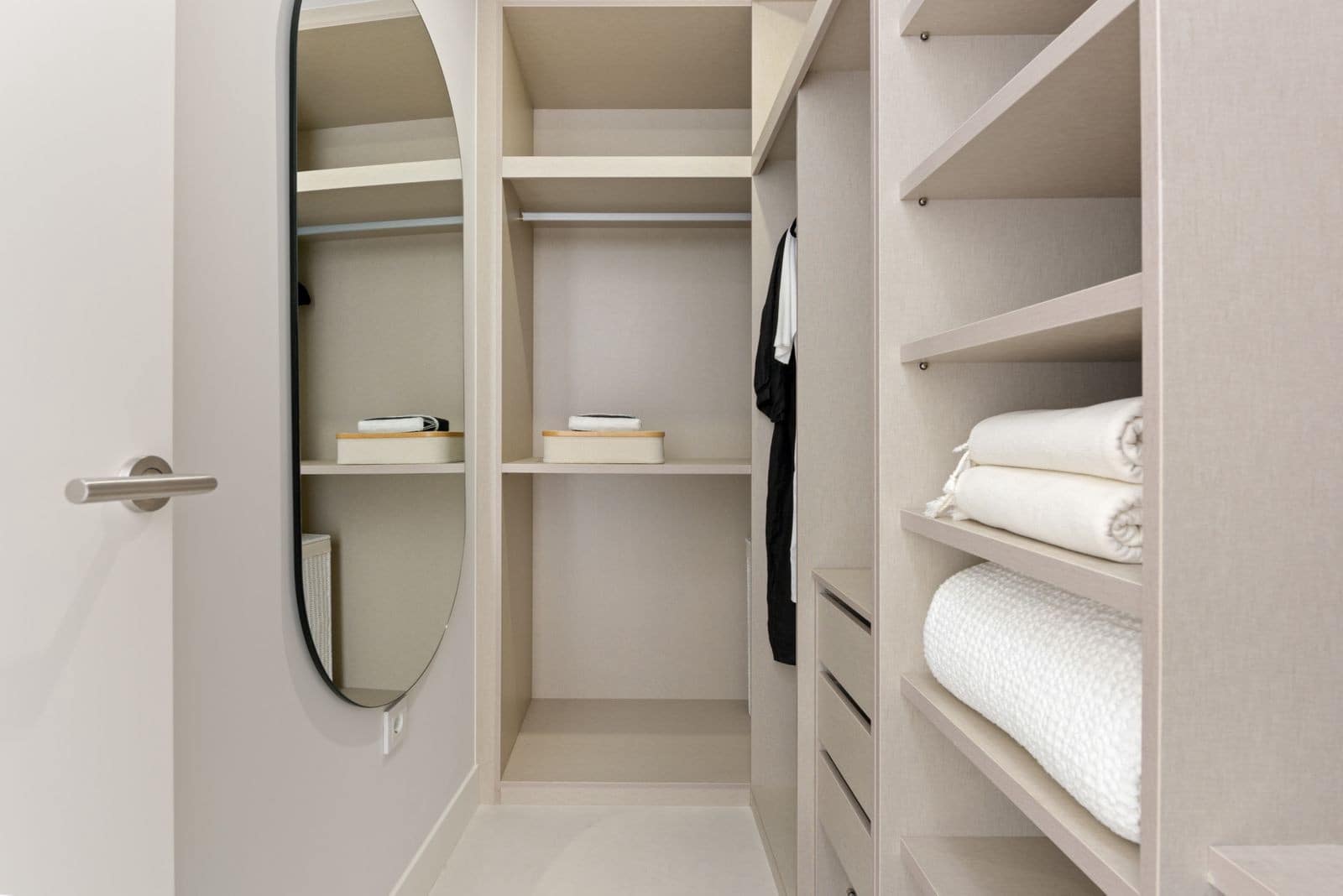 Ático de 3 habitaciones en Estepona en venta con piscina garaje - 2.650.000 € (Ref: 9701423)