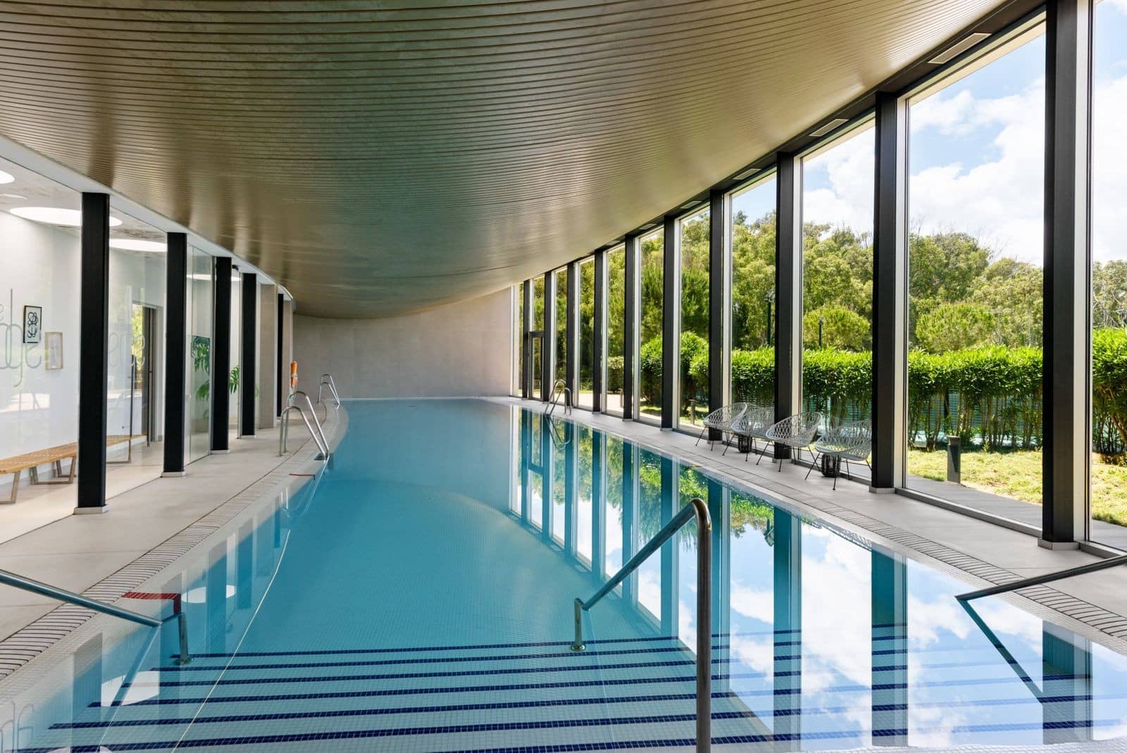 Ático de 3 habitaciones en Estepona en venta con piscina garaje - 2.650.000 € (Ref: 9701423)