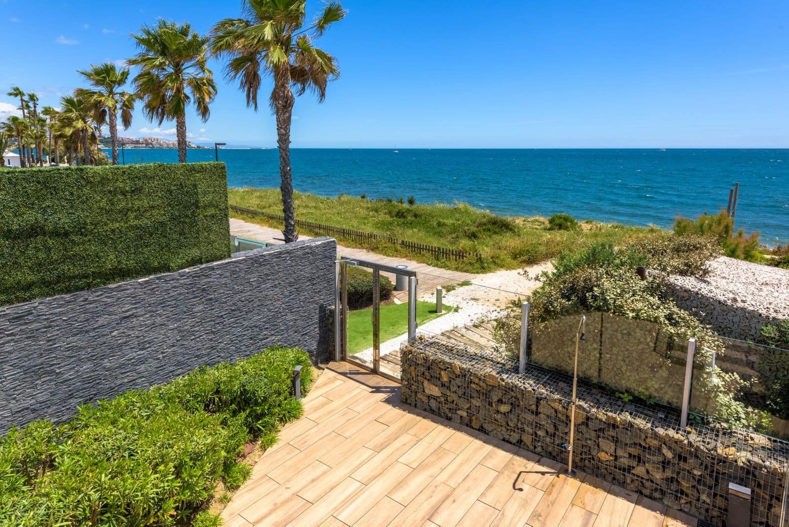 Ático de 3 habitaciones en Estepona en venta con piscina garaje - 2.650.000 € (Ref: 9701423)