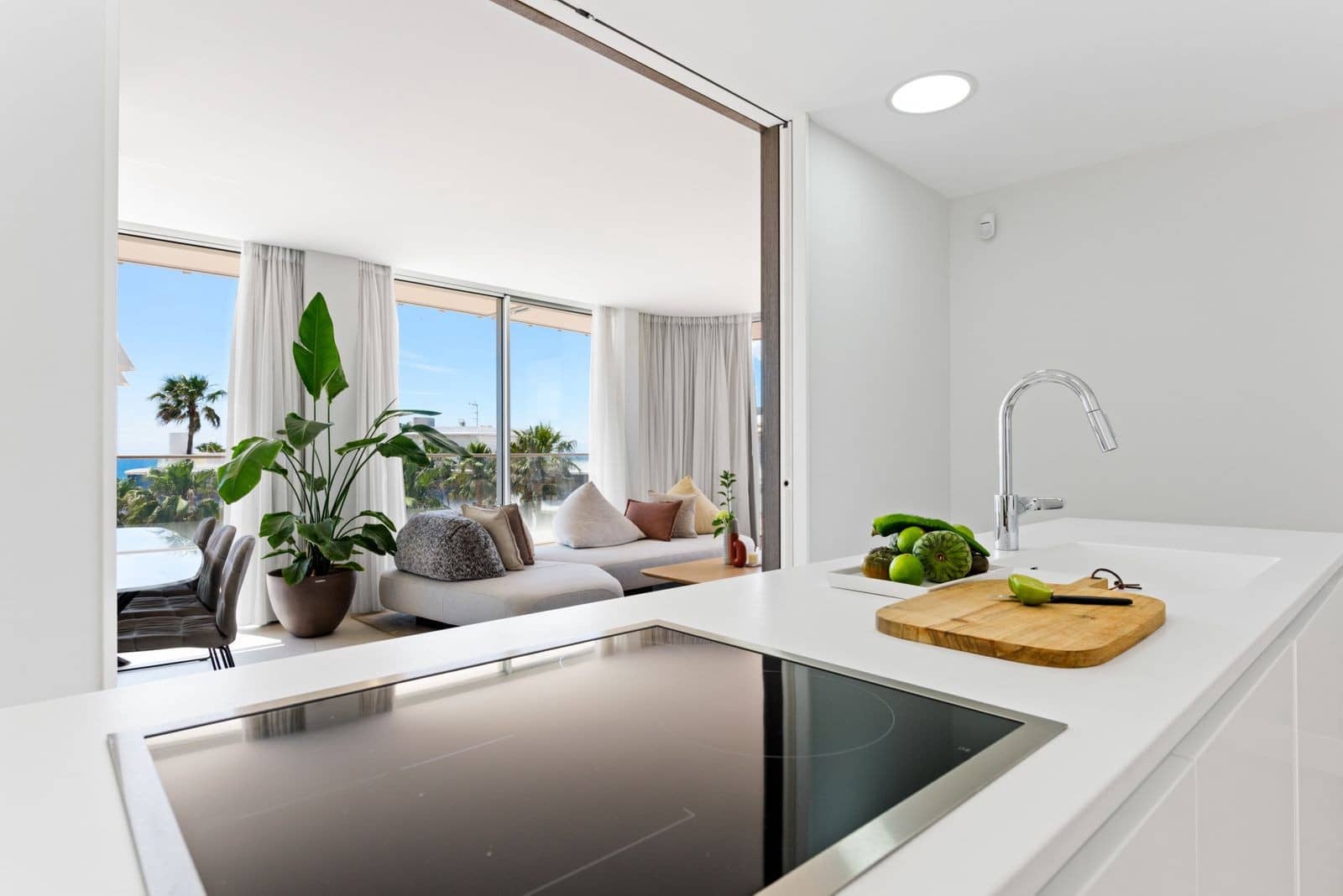 3 soverom Penthouse til salgs i Estepona med svømmebasseng garasje - € 2 650 000 (Ref: 9701423)