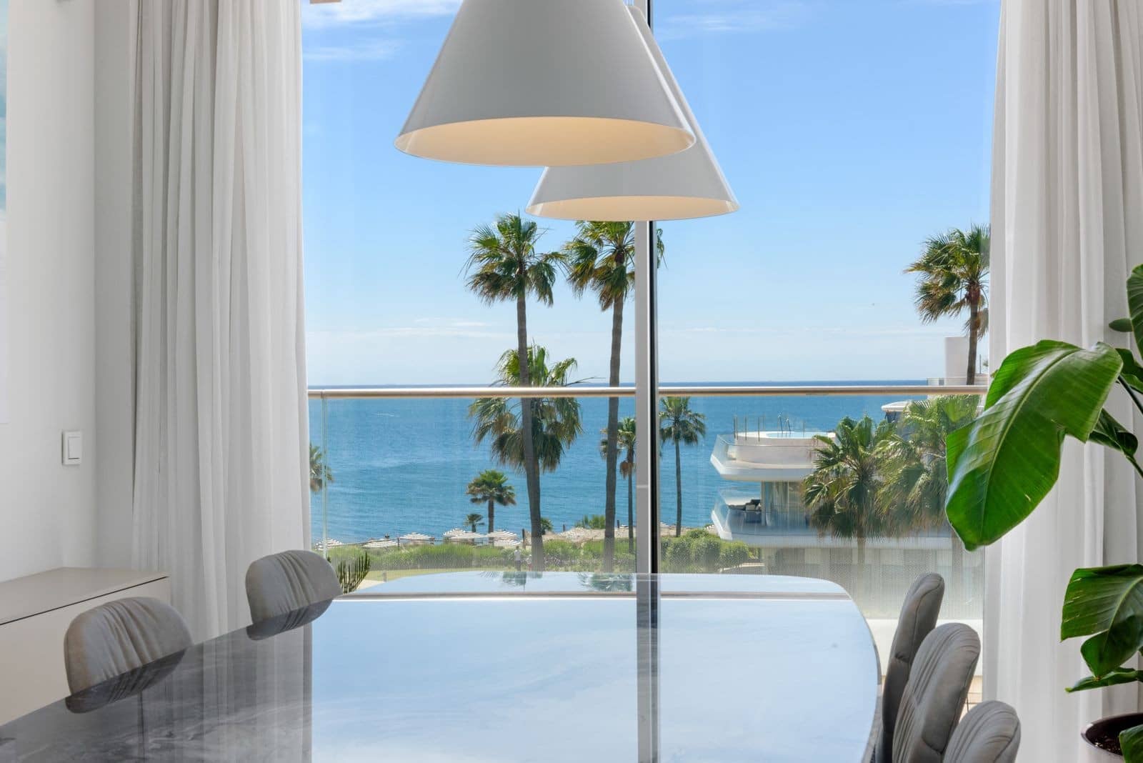 3 soverom Penthouse til salgs i Estepona med svømmebasseng garasje - € 2 650 000 (Ref: 9701423)