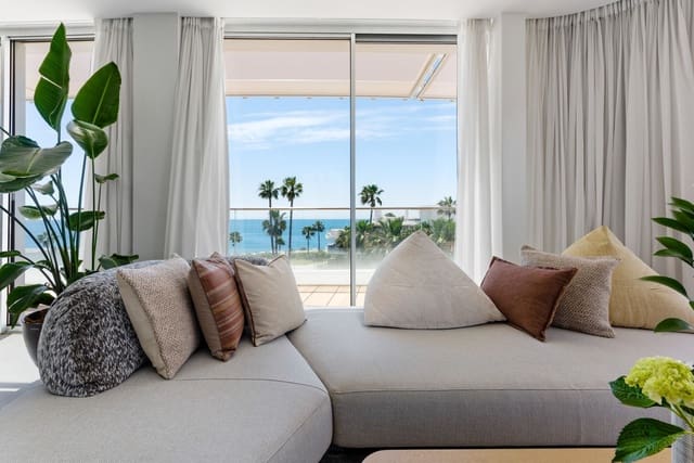 3 quarto Penthouse para venda em Estepona com piscina garagem - 2 650 000 € (Ref: 9701423)