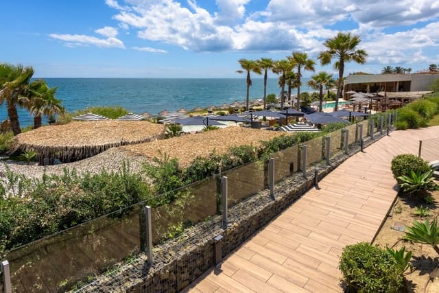 3 quarto Penthouse para venda em Estepona com piscina garagem - 2 650 000 € (Ref: 9701423)