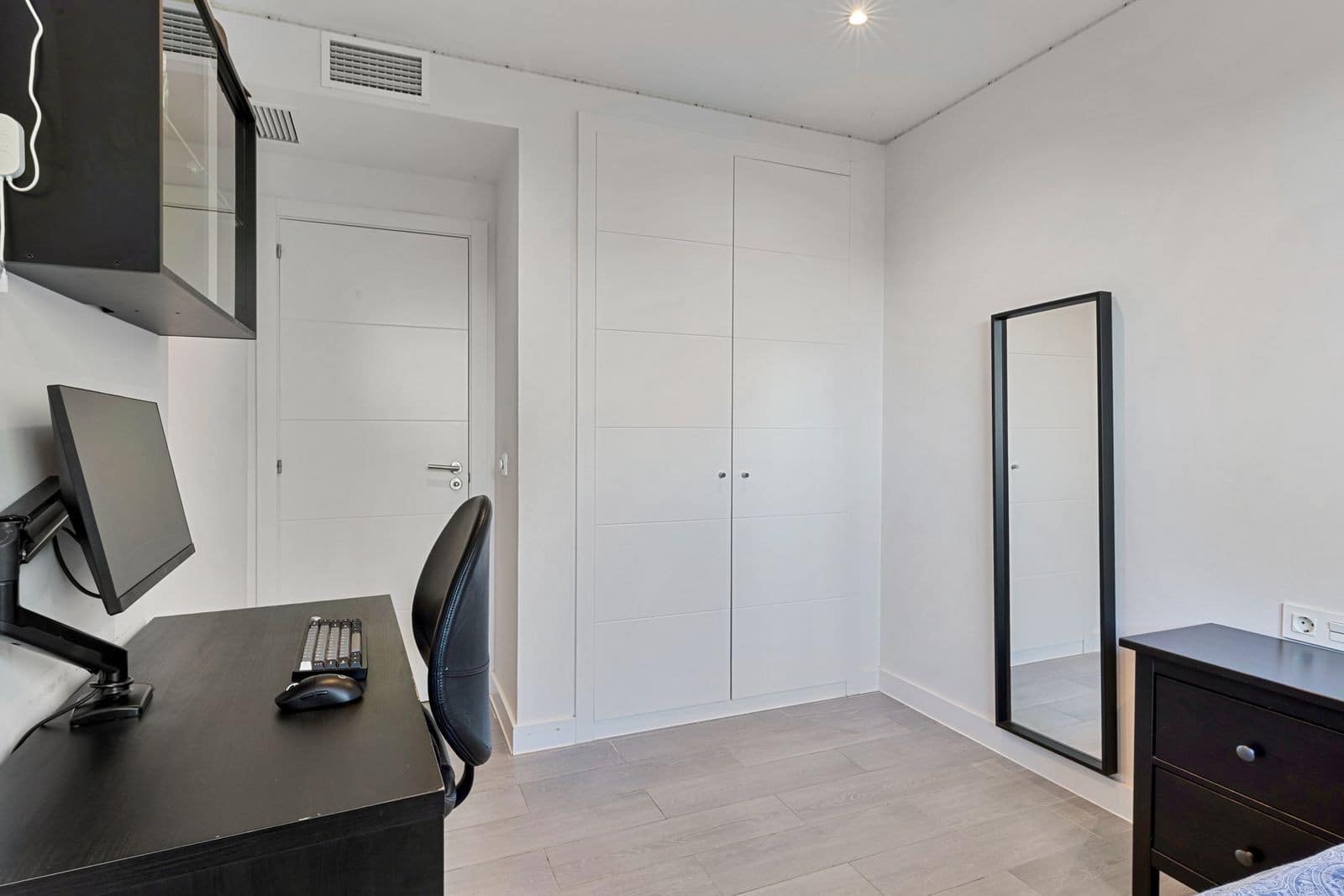 3 bedroom Apartment for sale in Mijas Costa with pool garage - € 530,000 (Ref: 9701424)