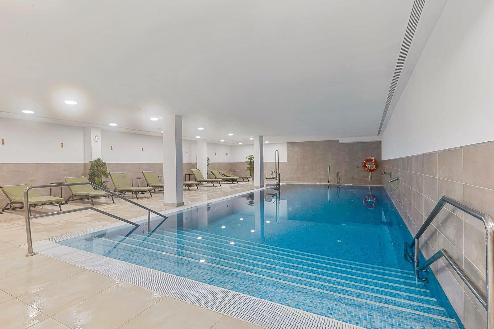 Apartamento de 3 habitaciones en Mijas Costa en venta con piscina garaje - 530.000 € (Ref: 9701424)