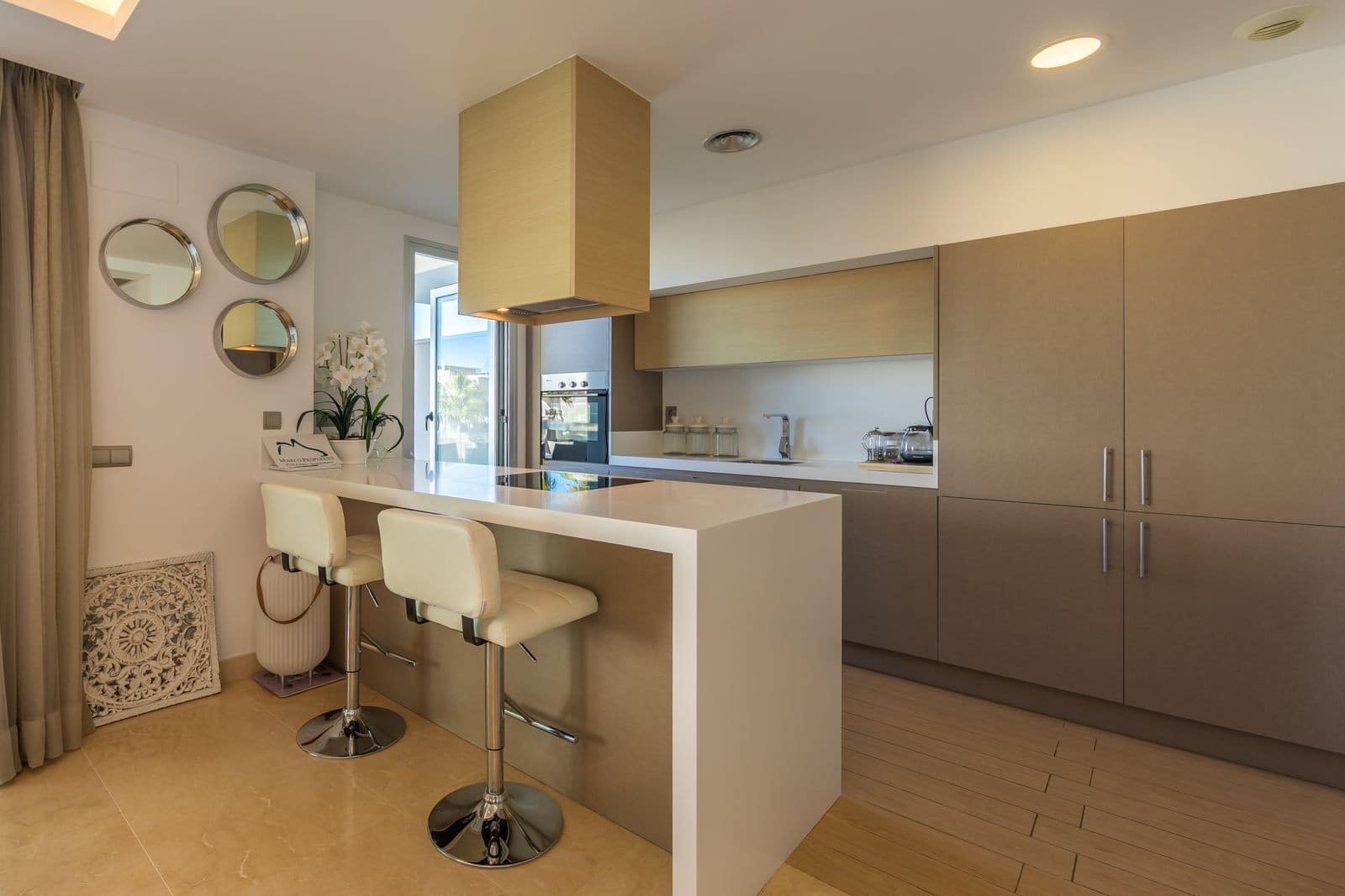 Apartamento de 3 habitaciones en Buenas Noches en venta con piscina garaje - 950.000 € (Ref: 9701425)