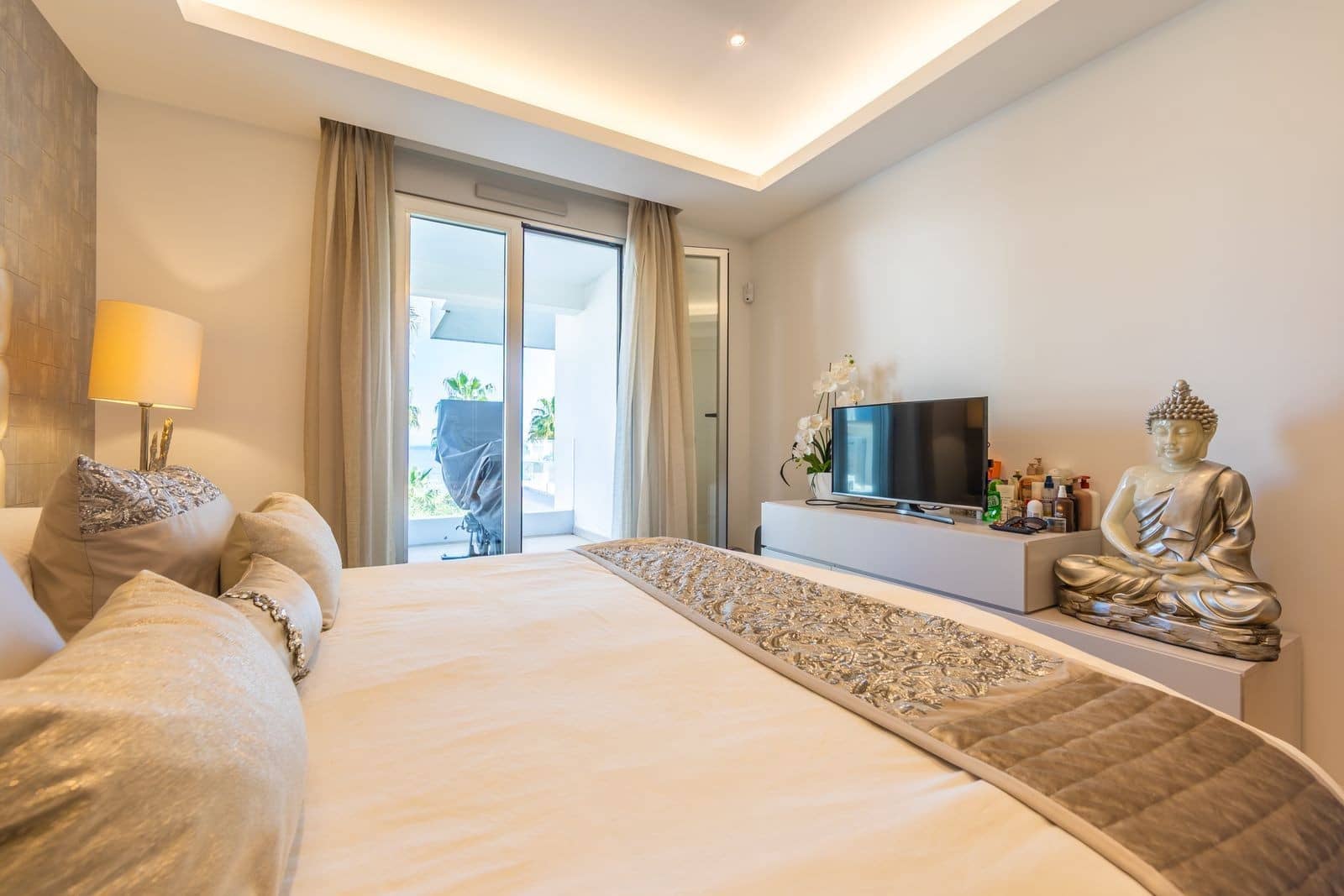 Apartamento de 3 habitaciones en Buenas Noches en venta con piscina garaje - 950.000 € (Ref: 9701425)