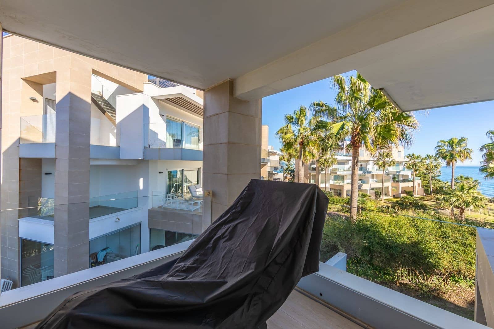 Apartamento de 3 habitaciones en Buenas Noches en venta con piscina garaje - 950.000 € (Ref: 9701425)