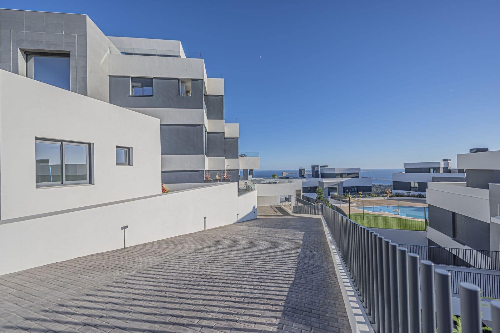 3 slaapkamer Appartement te koop in Marbella met zwembad garage - € 945.000 (Ref: 9701426)
