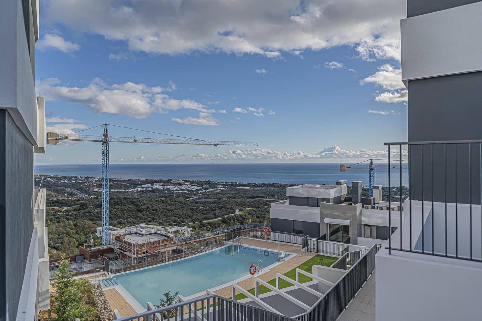 3 slaapkamer Appartement te koop in Marbella met zwembad garage - € 945.000 (Ref: 9701426)
