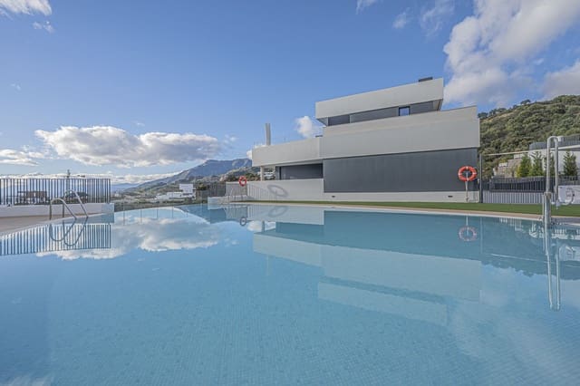 3 makuuhuone Huoneisto myytävänä paikassa Marbella mukana uima-altaan 
autotalli - 945 000 € (Ref: 9701426)