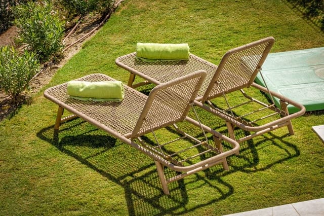 4 makuuhuone Omakotitalo myytävänä paikassa Estepona mukana uima-altaan 
autotalli - 1 375 000 € (Ref: 9701427)