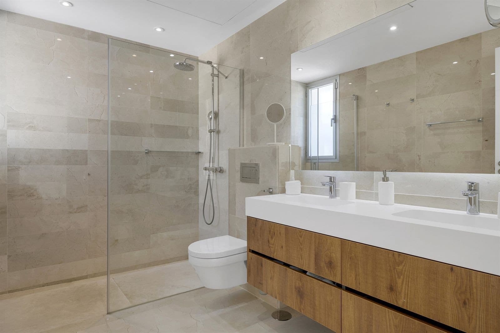 3 soveværelse Penthouse til salg i Nueva Andalucia med swimmingpool garage - € 1.950.000 (Ref: 9701428)