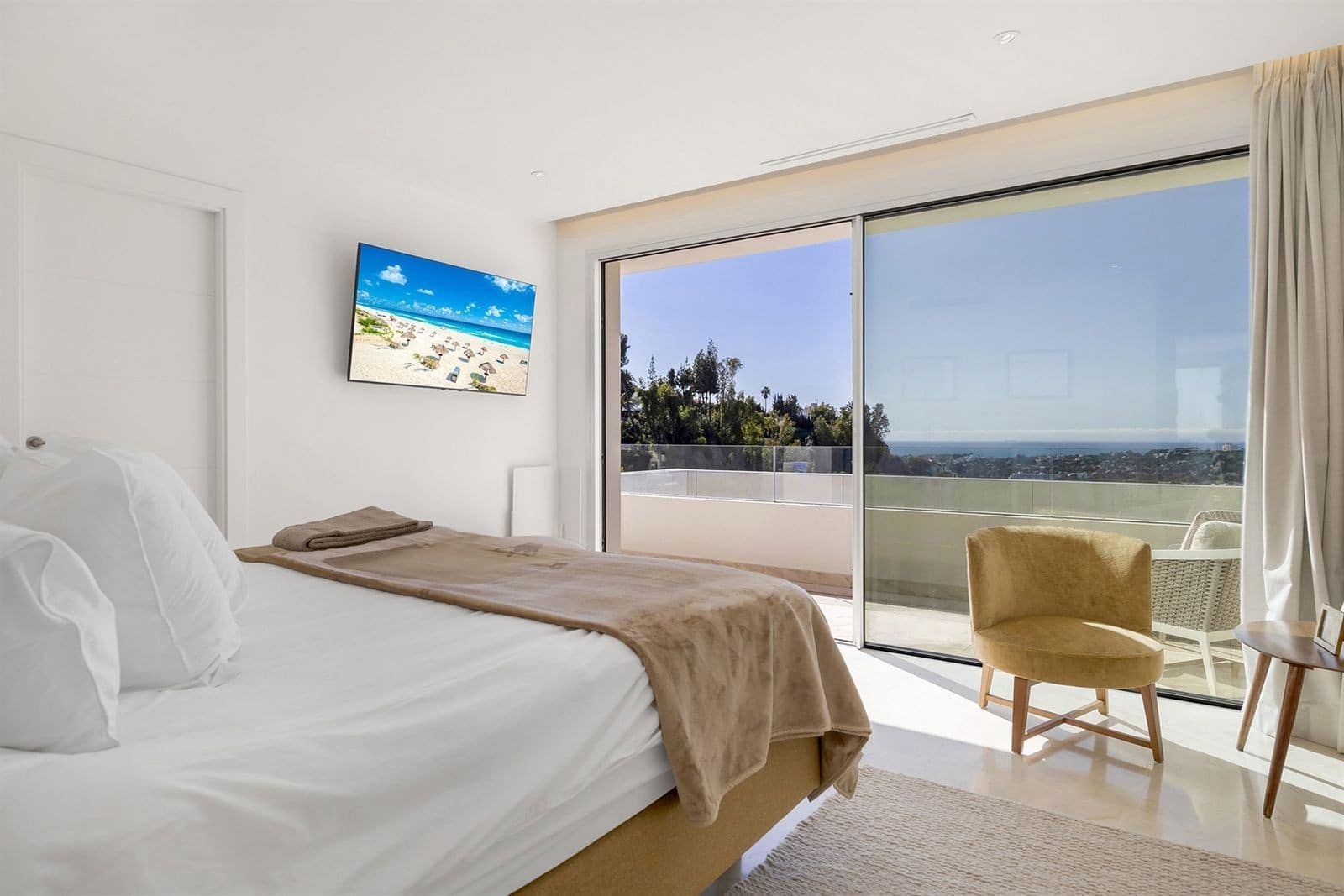 3 soveværelse Penthouse til salg i Nueva Andalucia med swimmingpool garage - € 1.950.000 (Ref: 9701428)