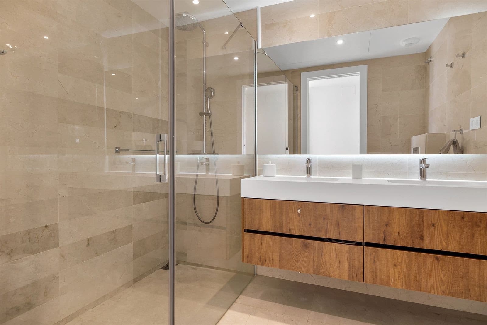 3 soveværelse Penthouse til salg i Nueva Andalucia med swimmingpool garage - € 1.950.000 (Ref: 9701428)