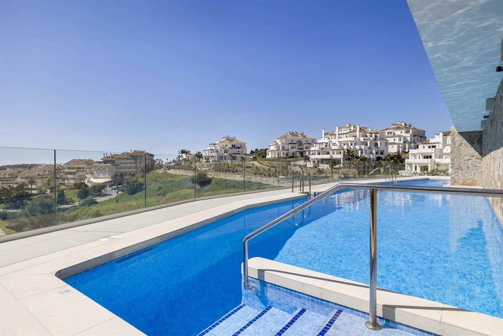 3 soveværelse Penthouse til salg i Nueva Andalucia med swimmingpool garage - € 1.950.000 (Ref: 9701428)