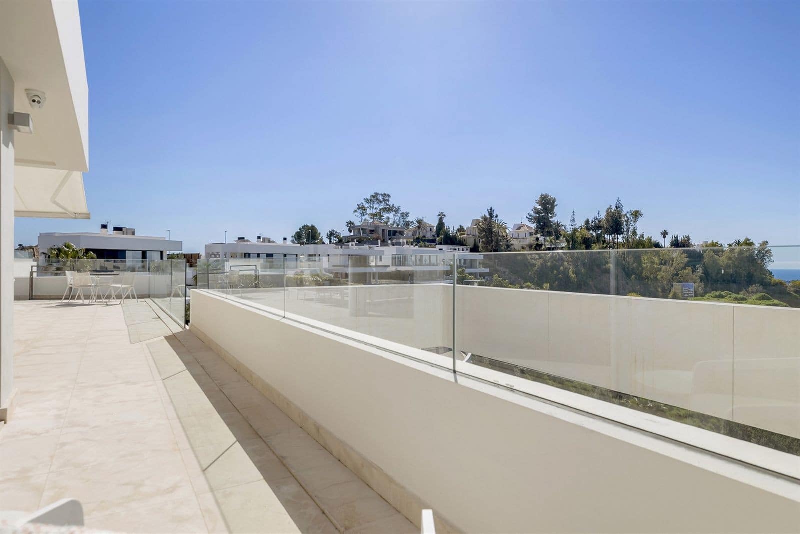 3 bedroom Penthouse for sale in Nueva Andalucia with pool garage - € 1,950,000 (Ref: 9701428)