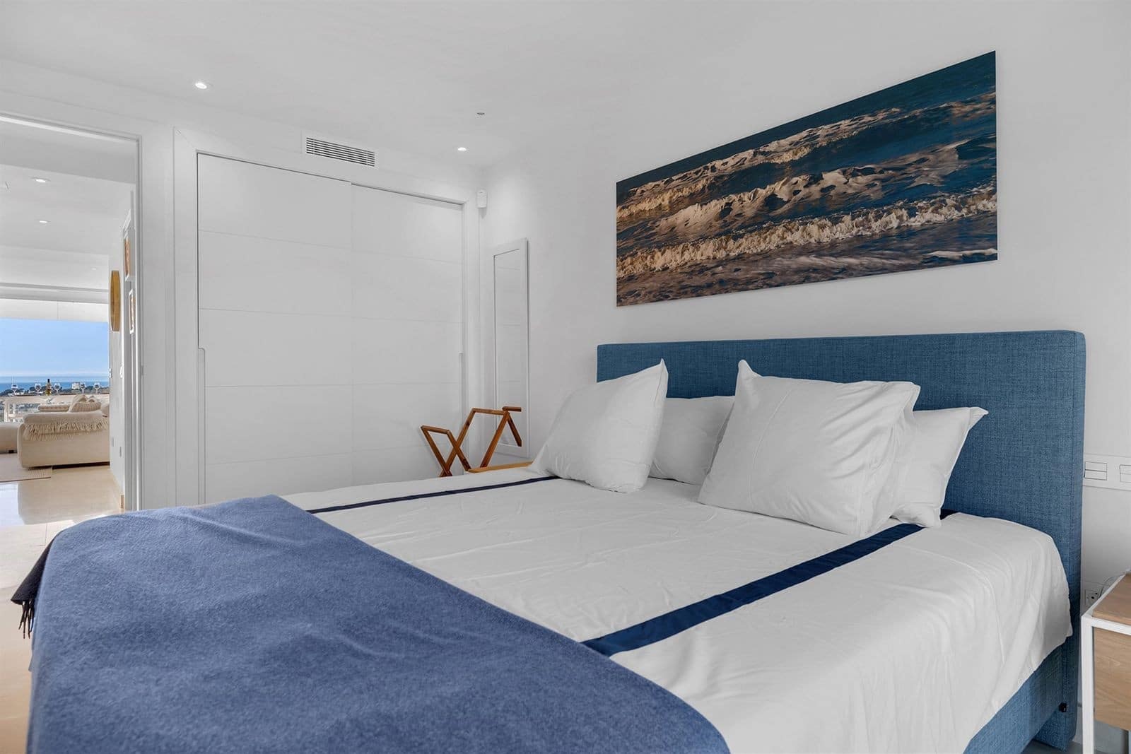 3 bedroom Penthouse for sale in Nueva Andalucia with pool garage - € 1,950,000 (Ref: 9701428)