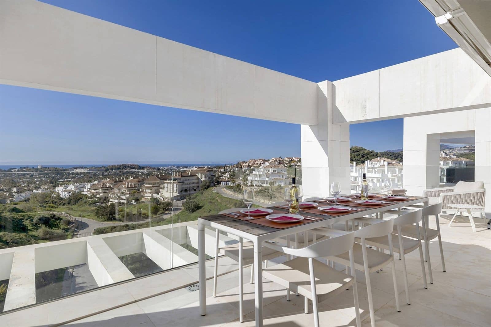 3 bedroom Penthouse for sale in Nueva Andalucia with pool garage - € 1,950,000 (Ref: 9701428)