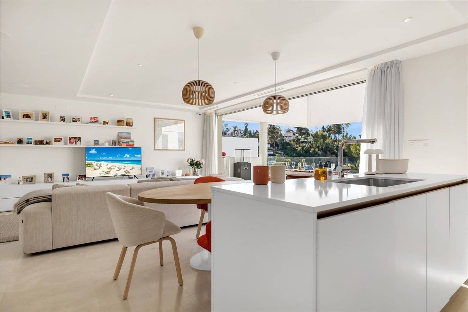 3 bedroom Penthouse for sale in Nueva Andalucia with pool garage - € 1,950,000 (Ref: 9701428)