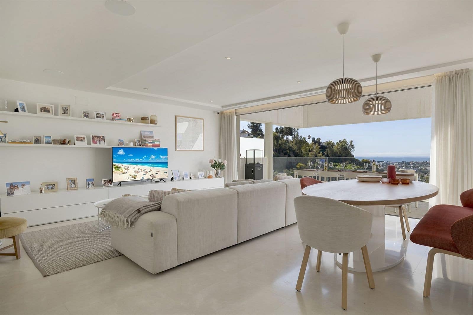 3 bedroom Penthouse for sale in Nueva Andalucia with pool garage - € 1,950,000 (Ref: 9701428)