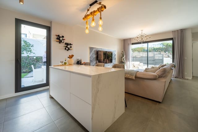3 soverom Kjedet enebolig til salgs i Riviera del Sol, Mijas med svømmebasseng garasje - € 649 000 (Ref: 9707492)