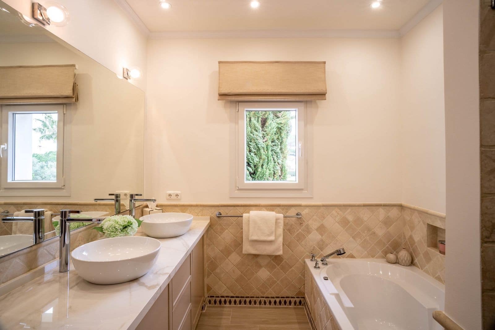 Chalet de 3 habitaciones en Sotogrande en venta con piscina garaje - 2.980.000 € (Ref: 9711189)