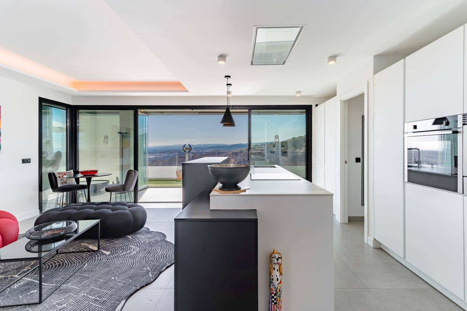 2 sovrum Takvåning till salu i Estepona med pool garage - 998 000 € (Ref: 9711195)