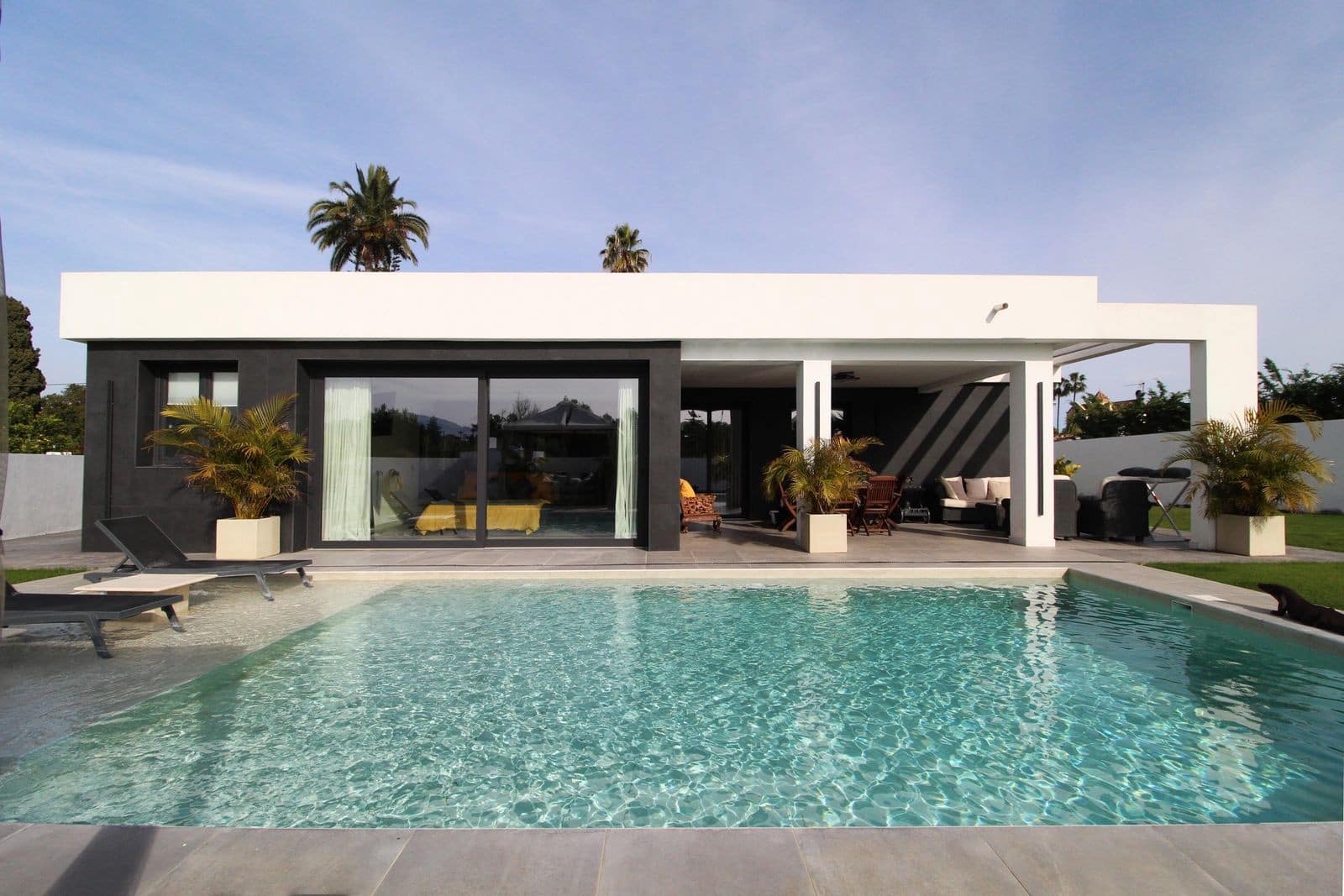Chalet de 3 habitaciones en San Pedro de Alcantara en venta con piscina garaje - 1.925.000 € (Ref: 9711202)