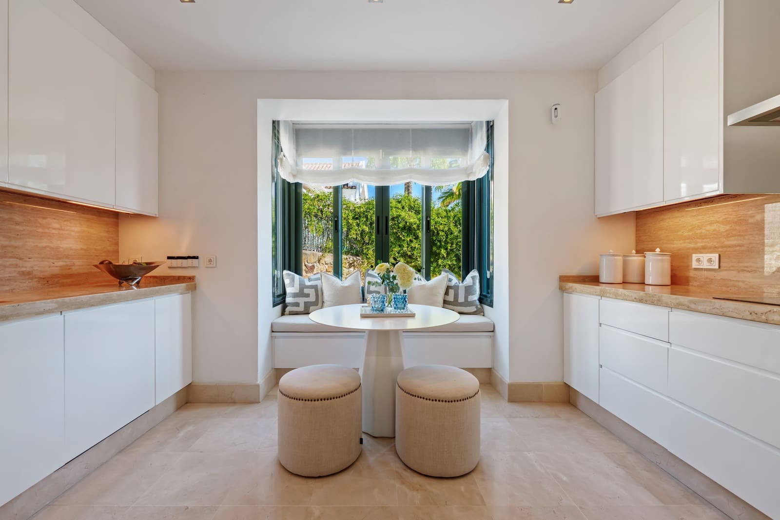 4 slaapkamer Villa te koop in Marbella met zwembad garage - € 4.390.000 (Ref: 9714638)