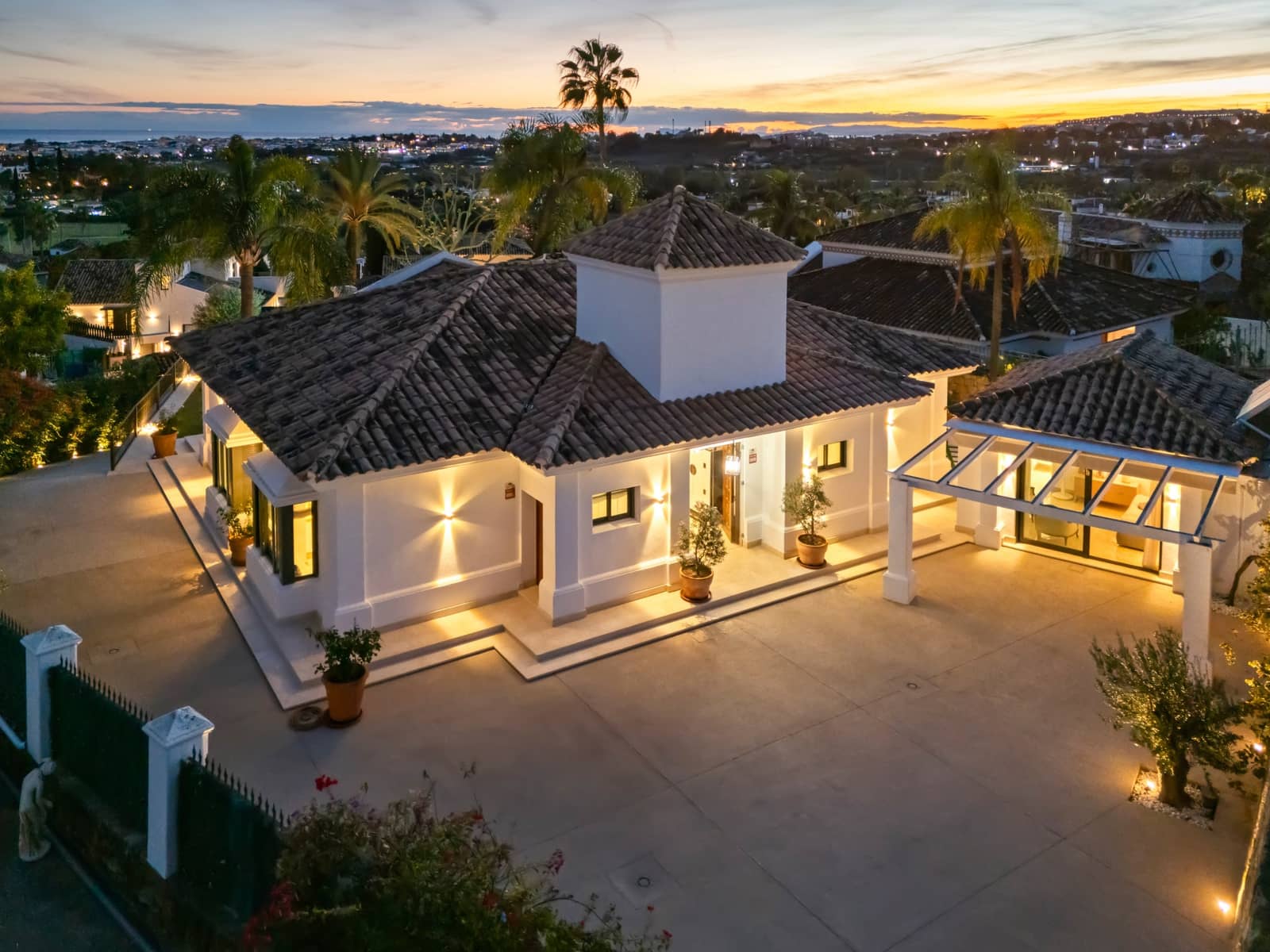 4 slaapkamer Villa te koop in Marbella met zwembad garage - € 4.390.000 (Ref: 9714638)