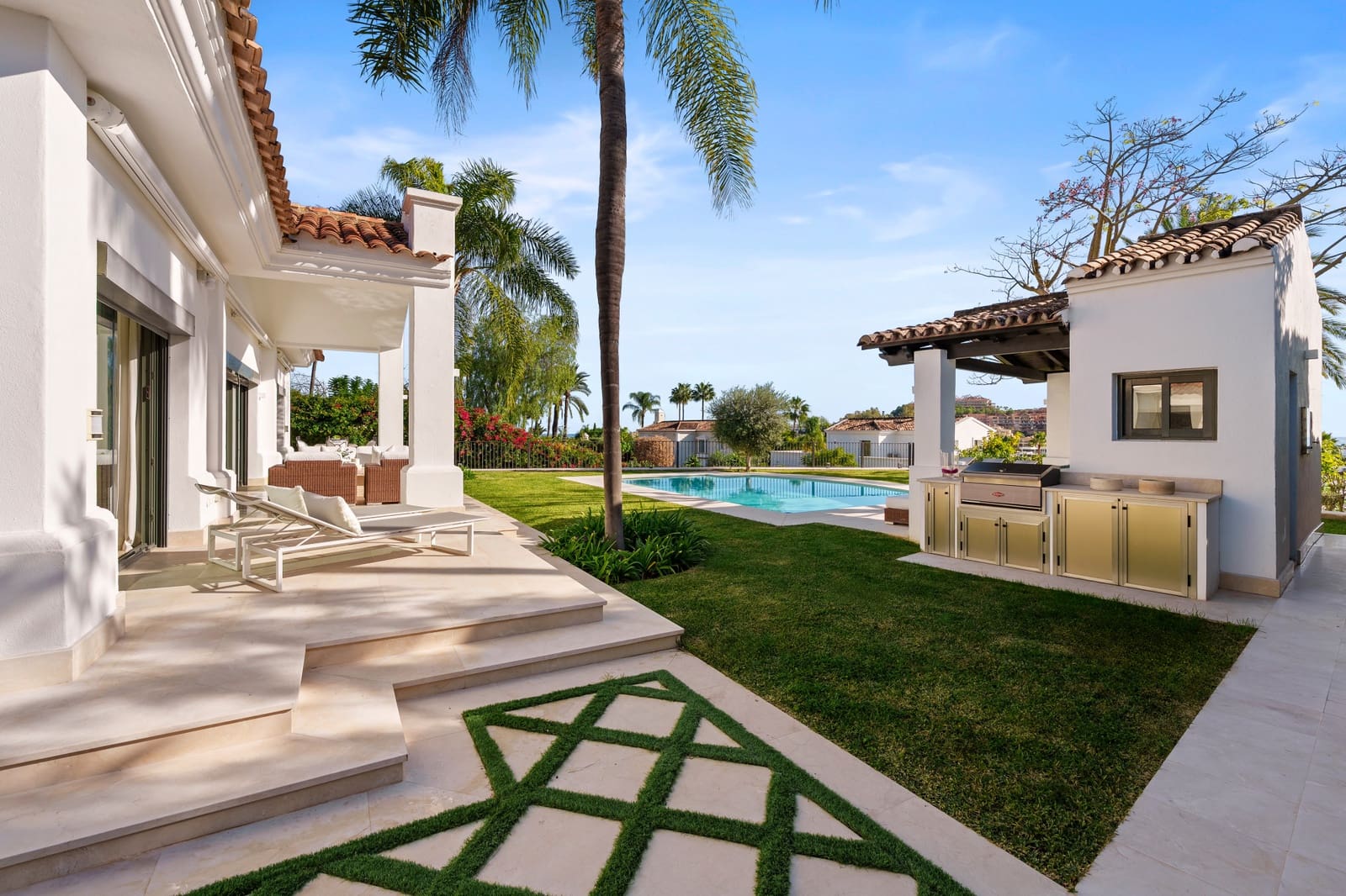 4 slaapkamer Villa te koop in Marbella met zwembad garage - € 4.390.000 (Ref: 9714638)