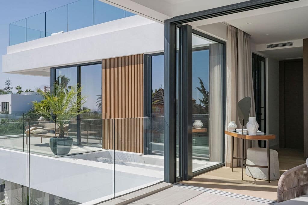 4 makuuhuone Huvila myytävänä paikassa Marbella mukana uima-altaan 
autotalli - 4 000 000 € (Ref: 9714639)