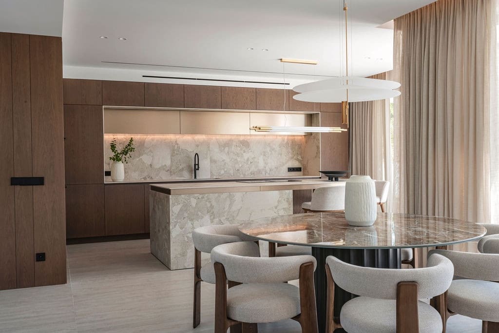 4 makuuhuone Huvila myytävänä paikassa Marbella mukana uima-altaan 
autotalli - 4 000 000 € (Ref: 9714639)