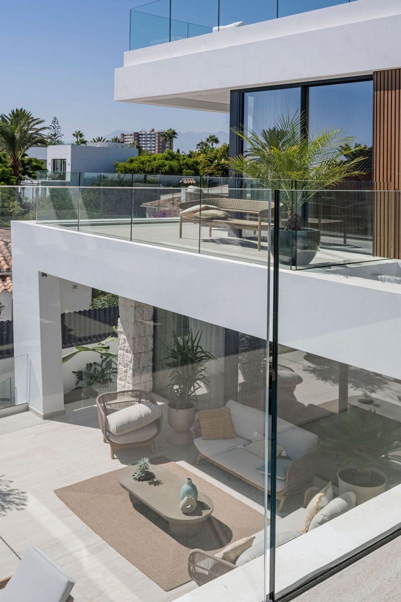 4 makuuhuone Huvila myytävänä paikassa Marbella mukana uima-altaan 
autotalli - 4 000 000 € (Ref: 9714639)