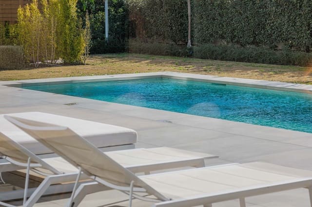 3 soverom Villa til salgs i Málaga by med svømmebasseng garasje - € 3 000 000 (Ref: 9719718)