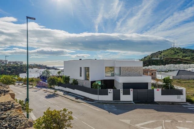 3 soverom Villa til salgs i Málaga by med svømmebasseng garasje - € 3 000 000 (Ref: 9719718)
