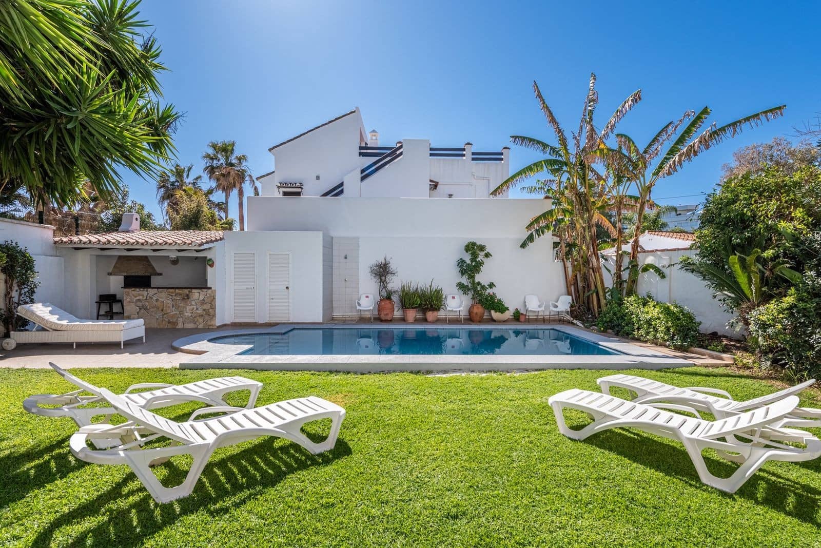 4 slaapkamer Villa te koop in San Pedro de Alcantara met zwembad garage - € 1.950.000 (Ref: 9719719)