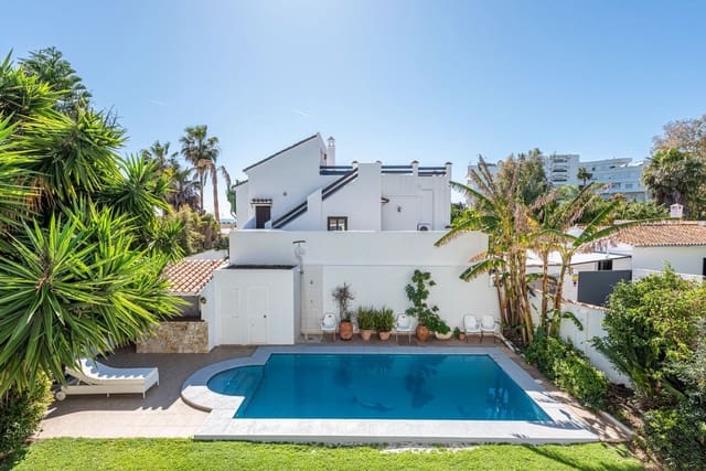 Chalet de 4 habitaciones en San Pedro de Alcantara, Marbella en venta con piscina garaje - 1.950.000 € (Ref: 9719719)