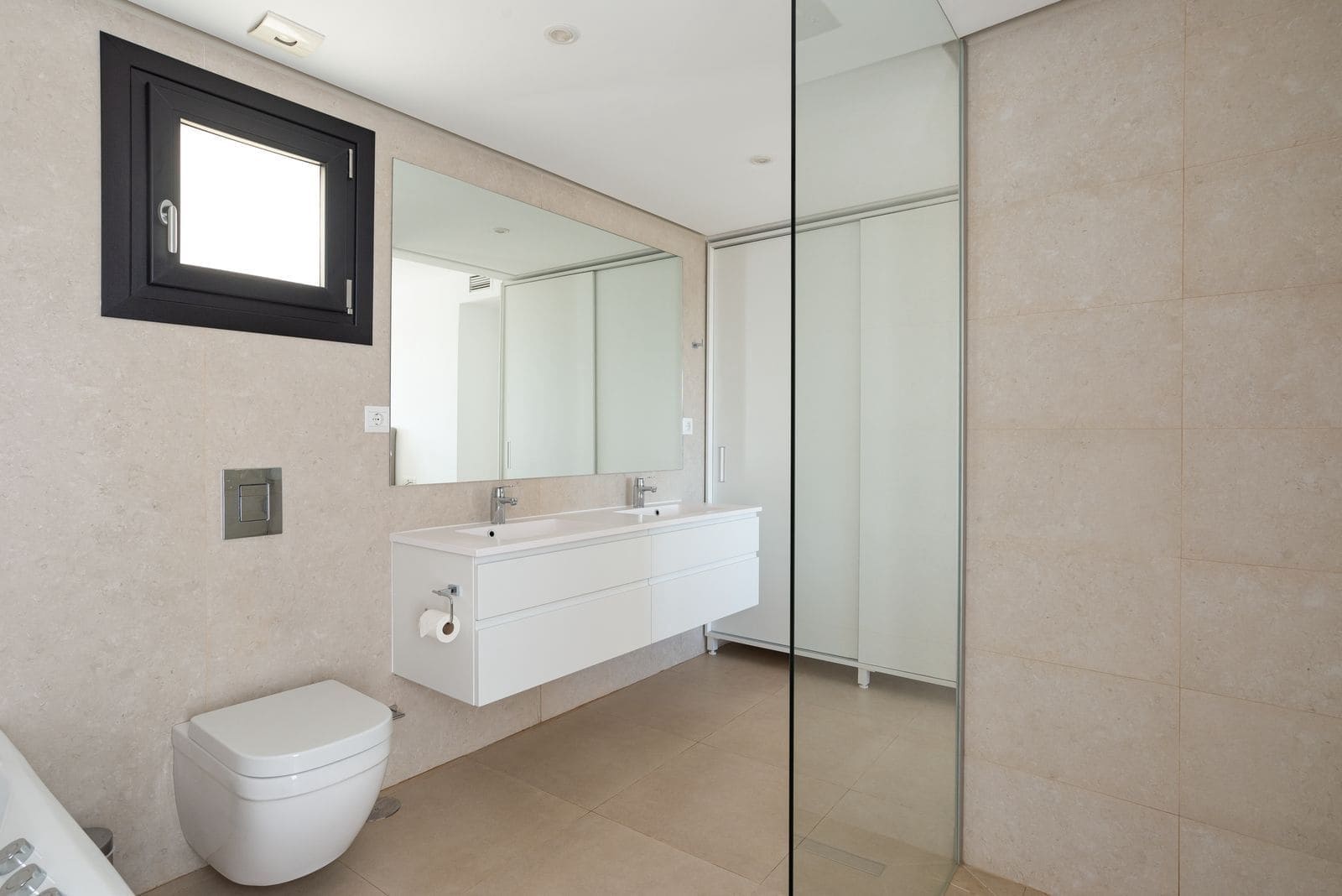 6 bedroom Villa for sale in La Cala de Mijas with pool garage - € 2,100,000 (Ref: 9721449)