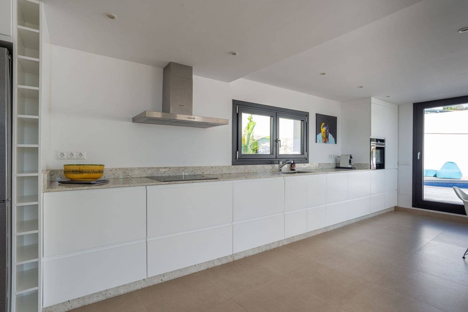 6 bedroom Villa for sale in La Cala de Mijas with pool garage - € 2,100,000 (Ref: 9721449)