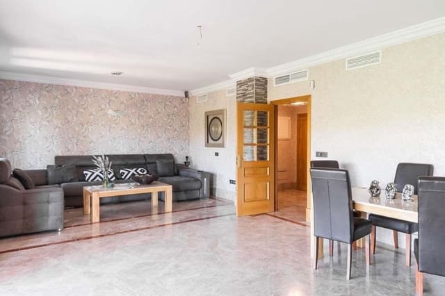 Pareado de 3 habitaciones en Marbella en venta con piscina garaje - 1.000.000 € (Ref: 9721451)