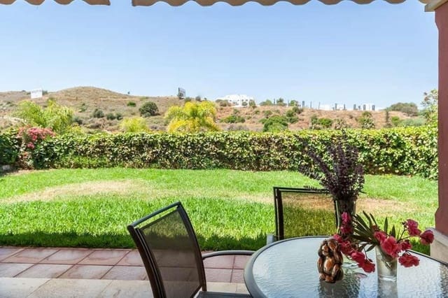 Pareado de 3 habitaciones en Marbella en venta con piscina garaje - 1.000.000 € (Ref: 9721451)