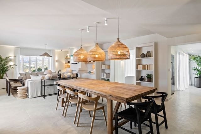3 sypialnia Willa na sprzedaż w Marbella z basenem garażem - 2 850 000 € (Ref: 9732000)