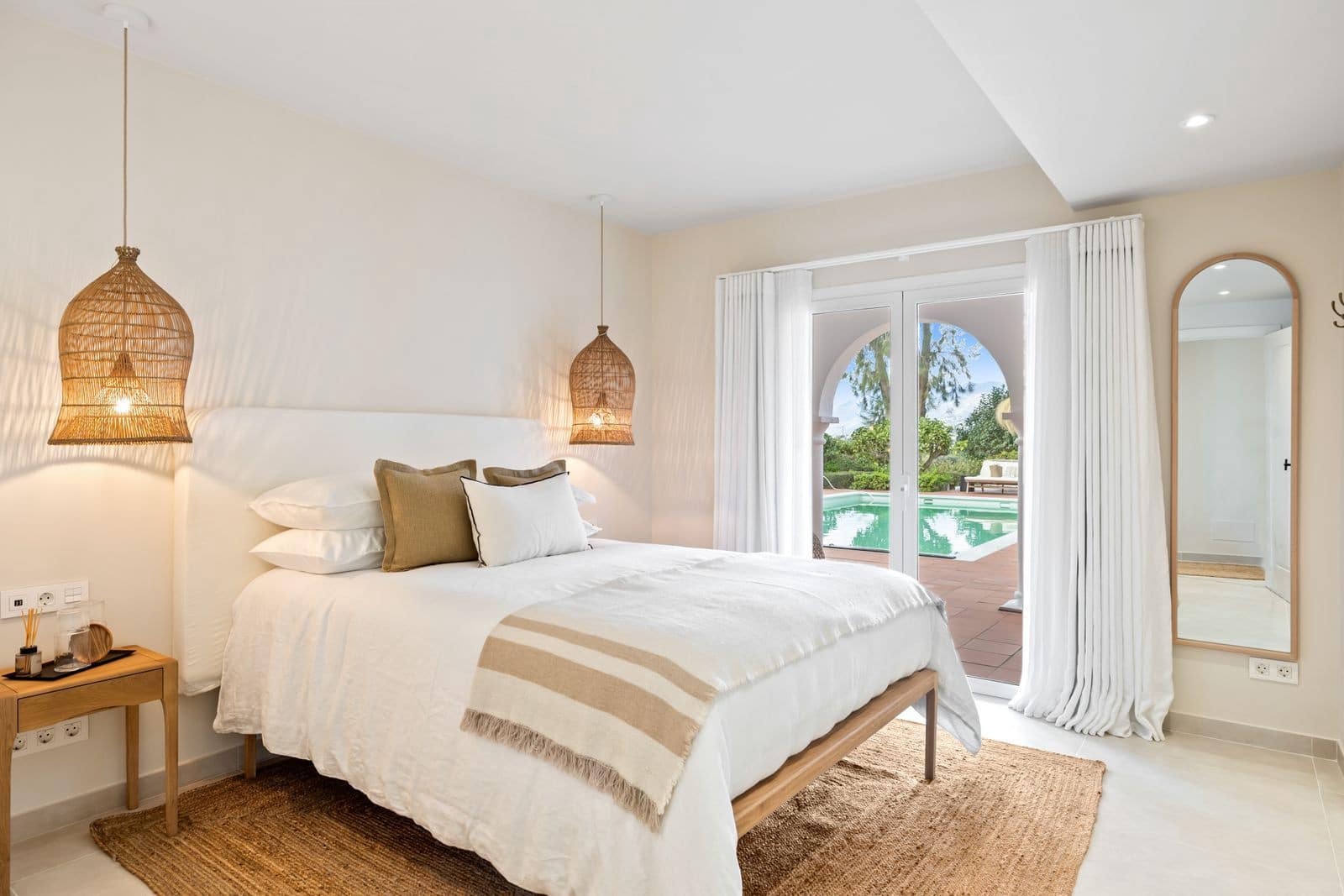 3 sypialnia Willa na sprzedaż w Marbella z basenem garażem - 2 850 000 € (Ref: 9732000)