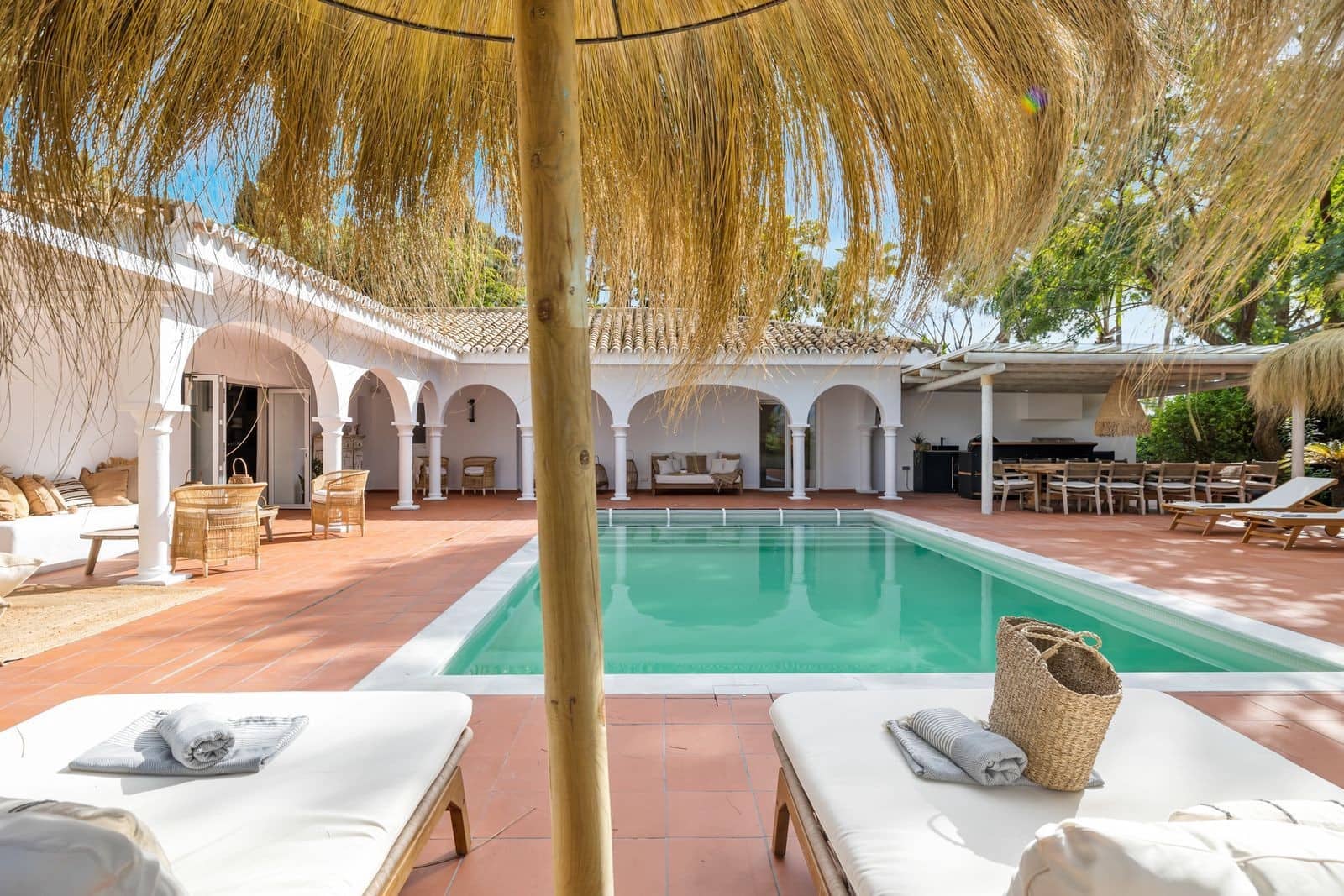 3 sypialnia Willa na sprzedaż w Marbella z basenem garażem - 2 850 000 € (Ref: 9732000)